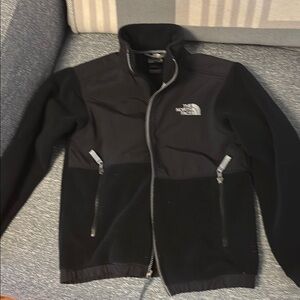 The North Face Boys Black Performance Jacket, size 10/12